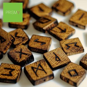 Translation into Swedish by Prisma: Old wooden rune stones